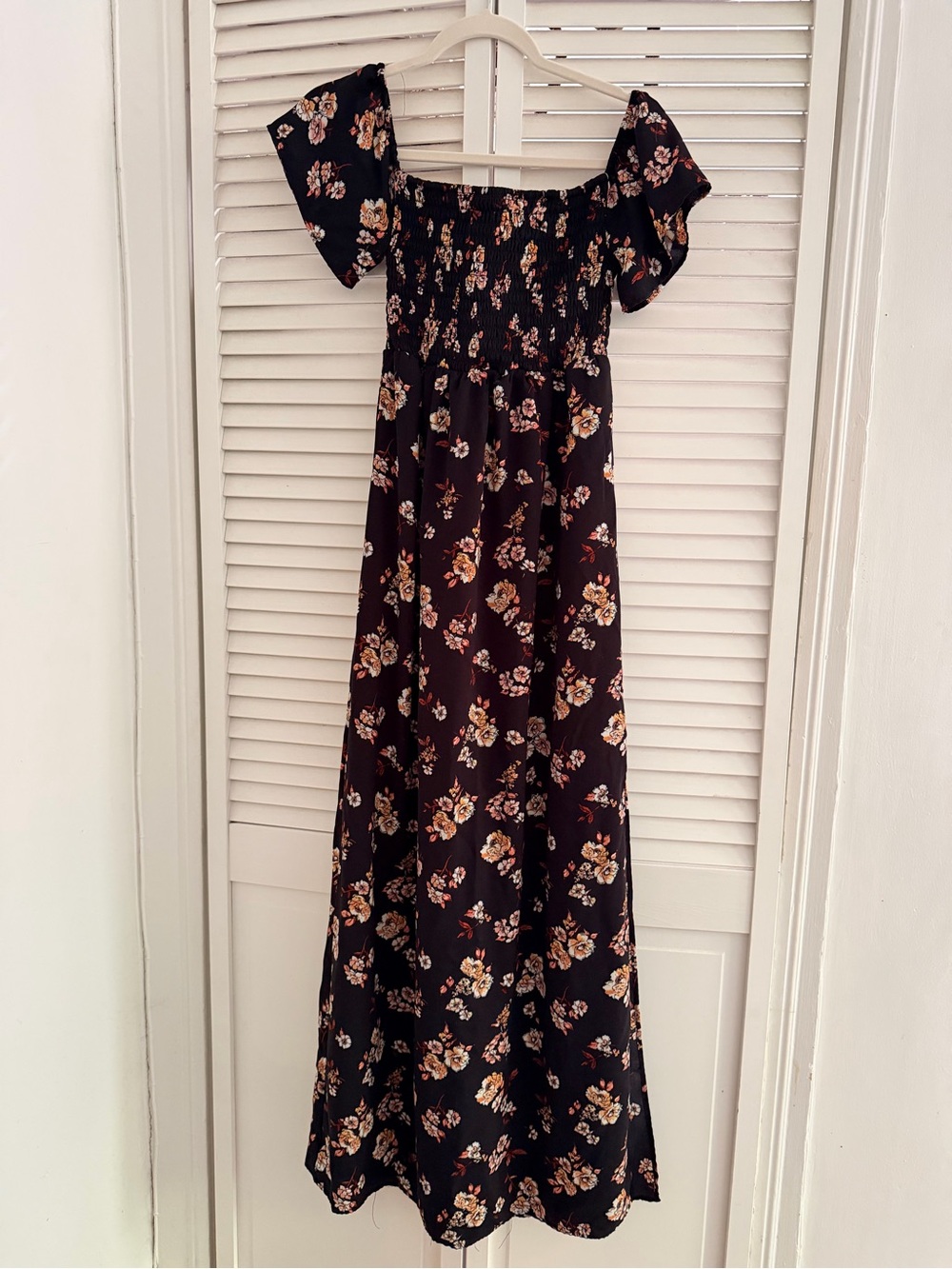 Socialite Black Floral Smocked-Off-Shoulder Shorts